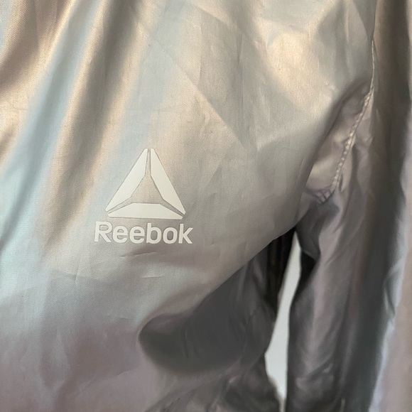 Reebok Silver Pullover lightweight Rain Jacket - Picture 5 of 13